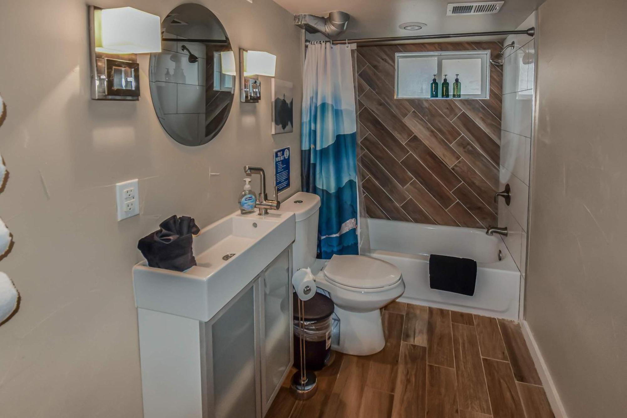 Wash Park Gem Large Lower Prime Location Apartment